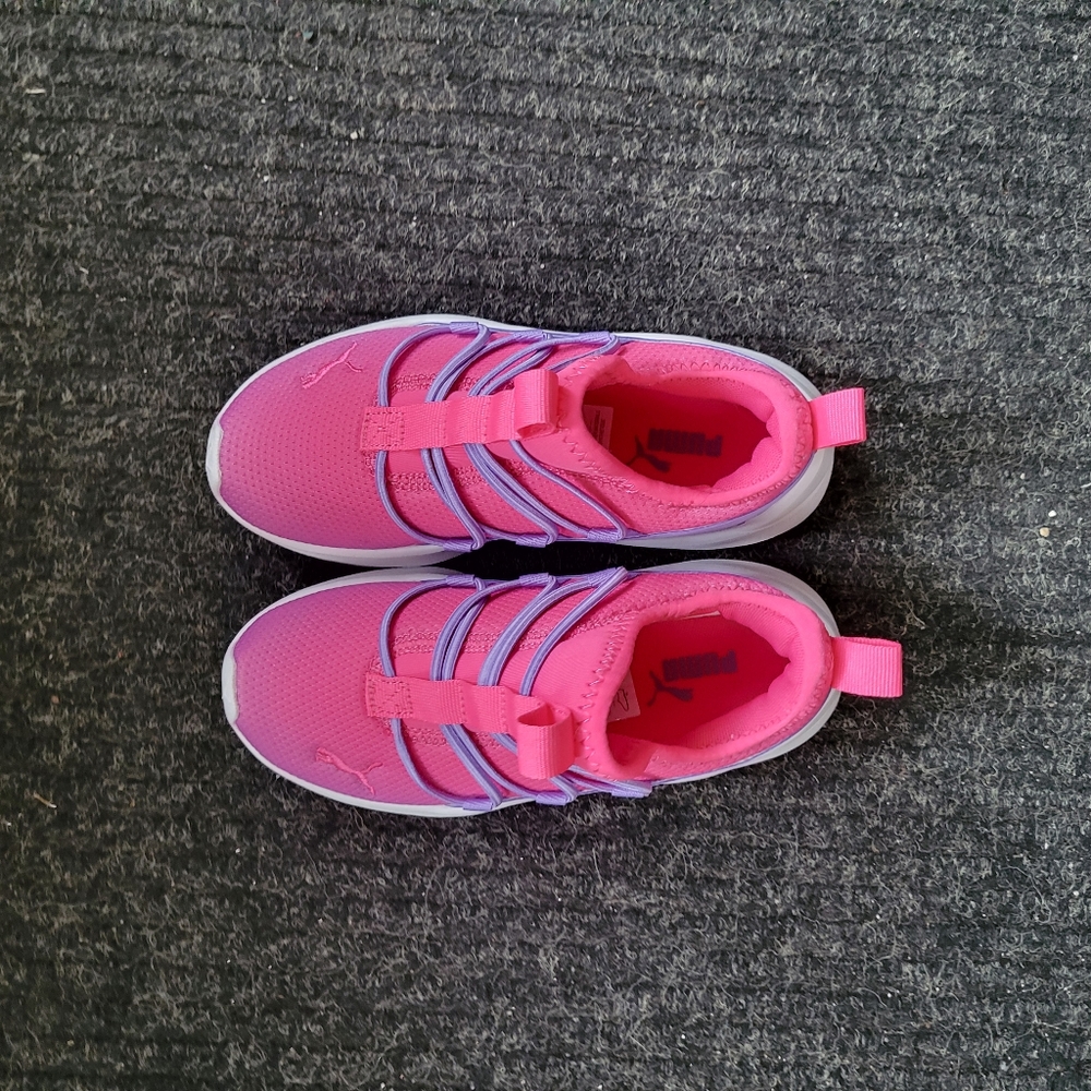 PUMA Girls Slip On Sneakers